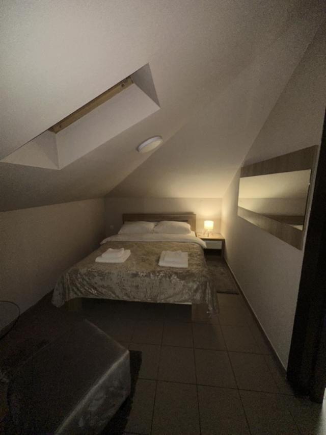 Jp Motel Mali Pariz Bor Exterior foto