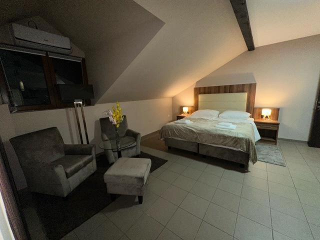 Jp Motel Mali Pariz Bor Exterior foto